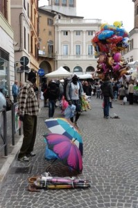 La merce lungo Corso Matteotti