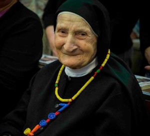 Suor Maria Angioletta ha festeggiato i 100 anni nel convento di Cupra Montana