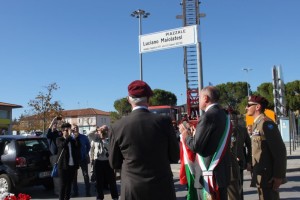 La toponomastica di Jesi si arricchisce di un nuovo piazzale, quello intitolato al paracadutista Luciano Maiolatesi, eroe della battaglia di El-Alamein