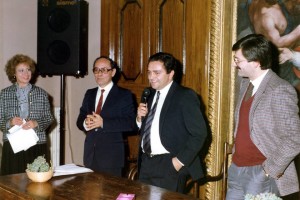Tullio Tomassoni (al centro nella foto) con Rosanna Vaudetti, il giornalista Terenzio Montesi e il suo vice sindaco Massimo Del Moro