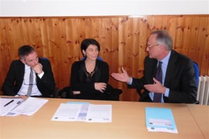 Nella foto: Sergio Mosconi (presidente Asp9), Marisa Campanelli (assessore Servizi sociali), Marco Moretti (presidente Lions Club Jesi)
