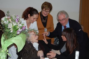 Anche il direttore della struttura per anziani ha partecipato ai festeggiamenti (foto CriCo)