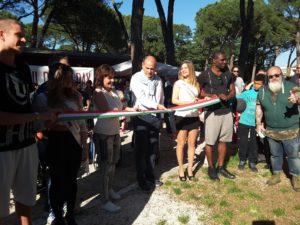 L'inaugurazione dell'area giochi con Selena Abatelli e il sindaco Massimo Bacci