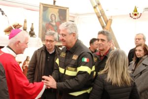 La cerimonia ad Arquata con il vescovo di Ascoli, mons. D'Ercole