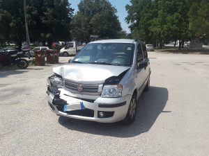 Fiat Panda coinvolta nel tamponamento