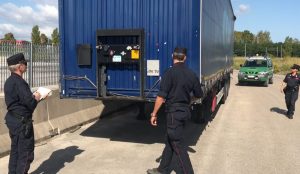 sequestro camion rifiuti jesi forestale