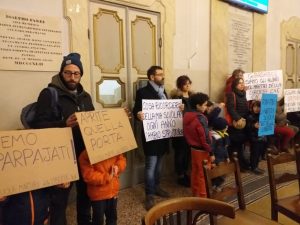 protesta genitori martiri