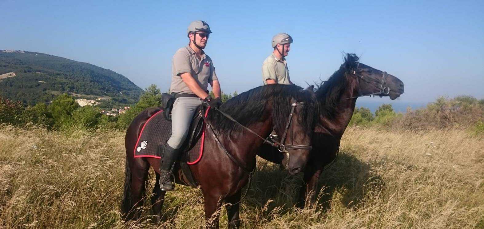 Carabinieri Forestali a Cavallo sul Monte Conero