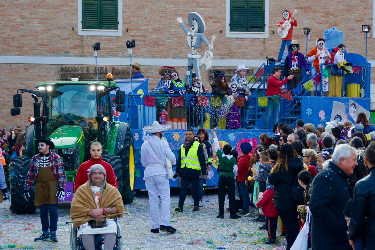 carro del Carnevale di Chiaravalle