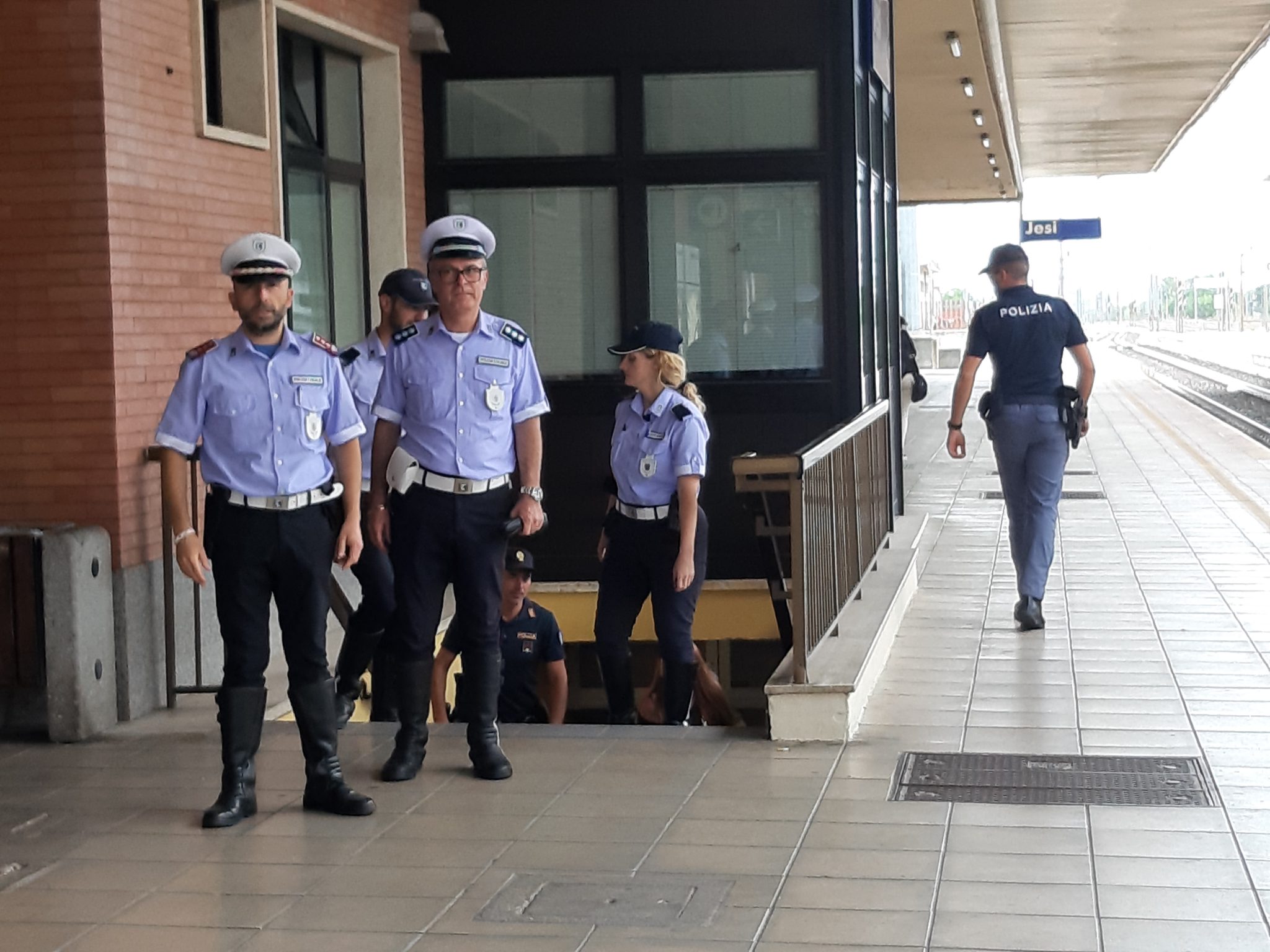 Fiere di San Settimio Jesi: controlli delle forze dell'ordine.