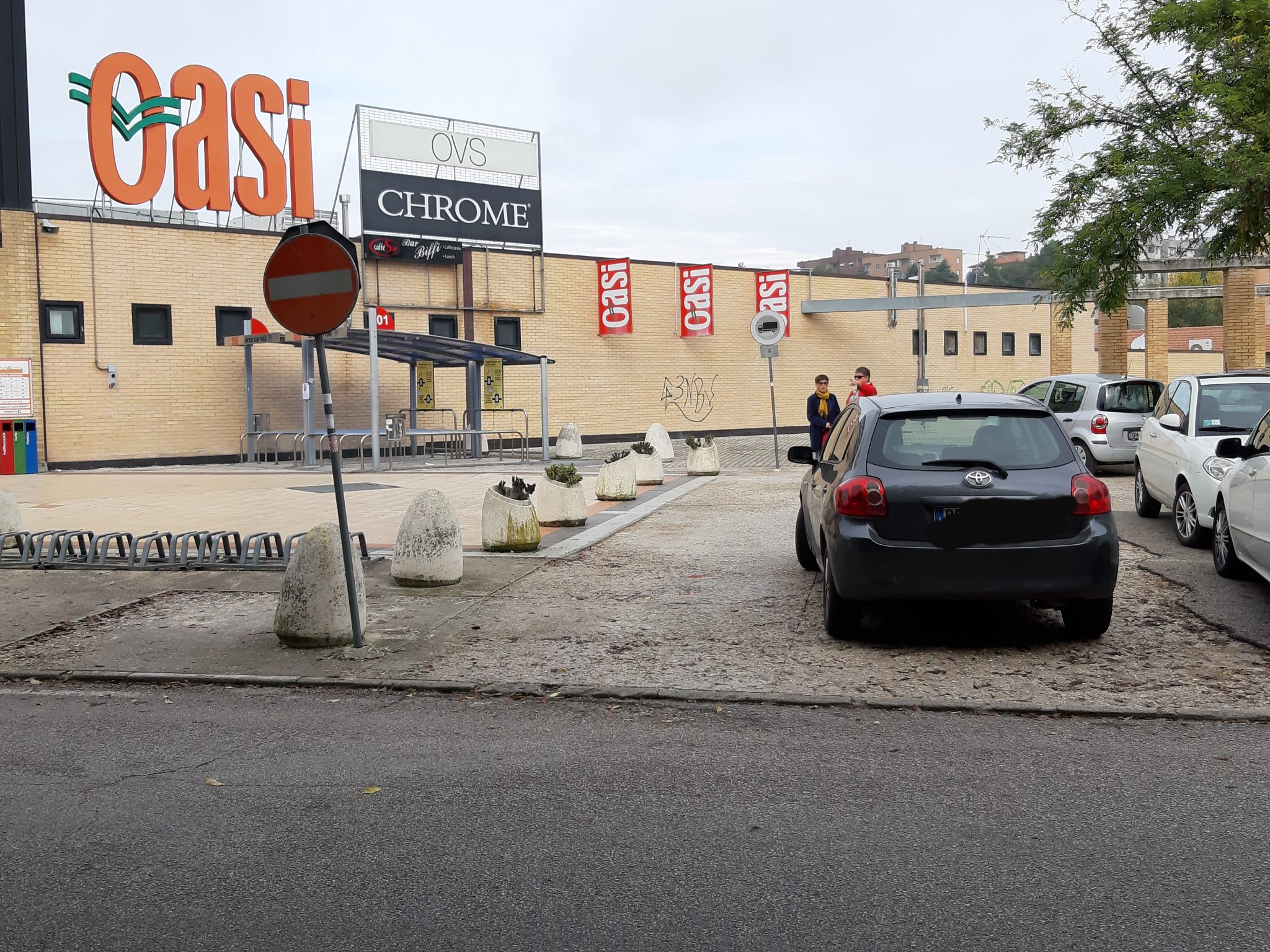 JESI / SVENTATO NELLA NOTTE COLPO LADRESCO ALL'IPERMERCATO \