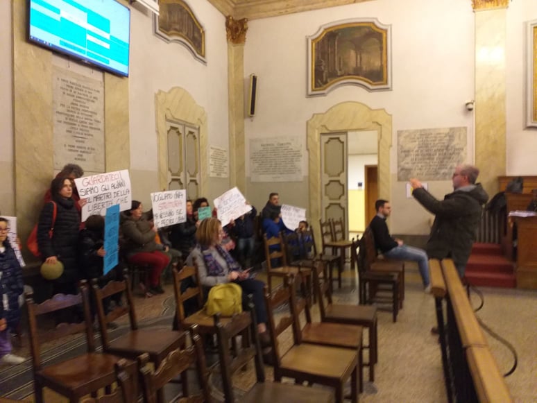 protesta genitori martiri