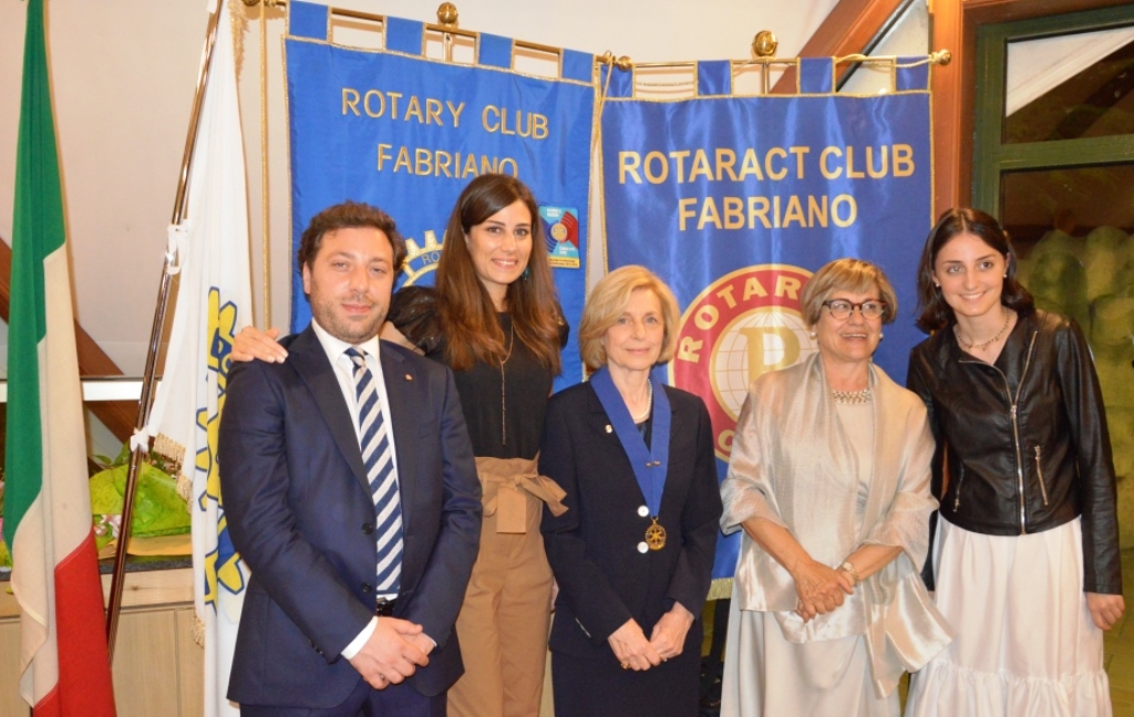 Rotaract da sinistra: Matteo Cerlesi, Chiara Fedeli, Nataloni, Salari, Agnese Tiranti