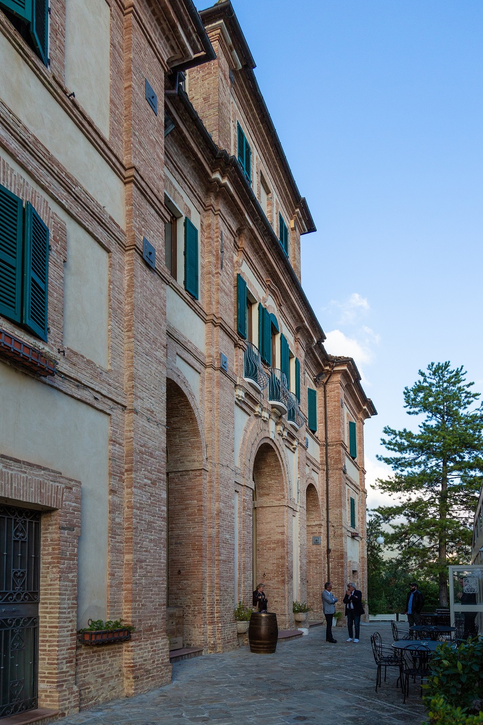 foto verticale_ingresso principale Villa Marchese del Grillo_Fabriano