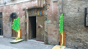 Esterno casa della Befana Urbania