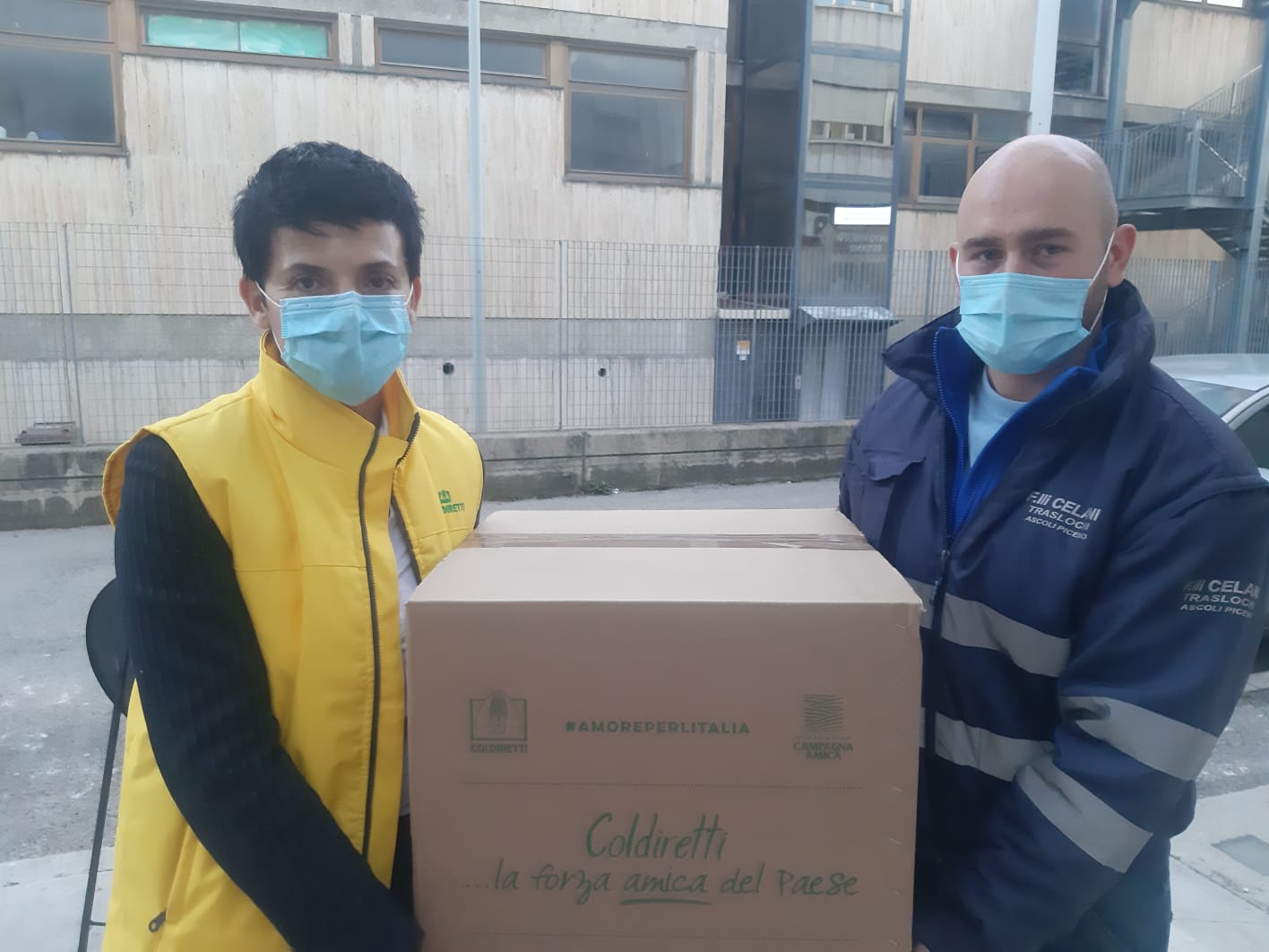 coldiretti consegna pacchi solidarietà ad Ascoli
