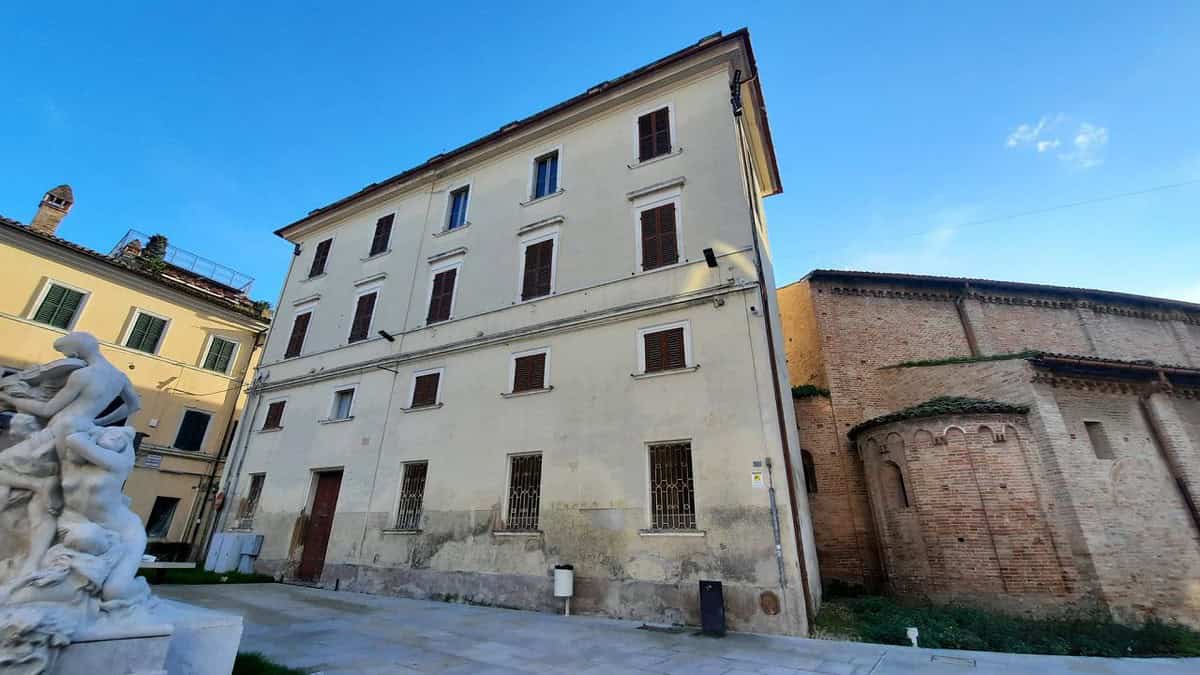 ex giuseppine piazza pergolesi jesi