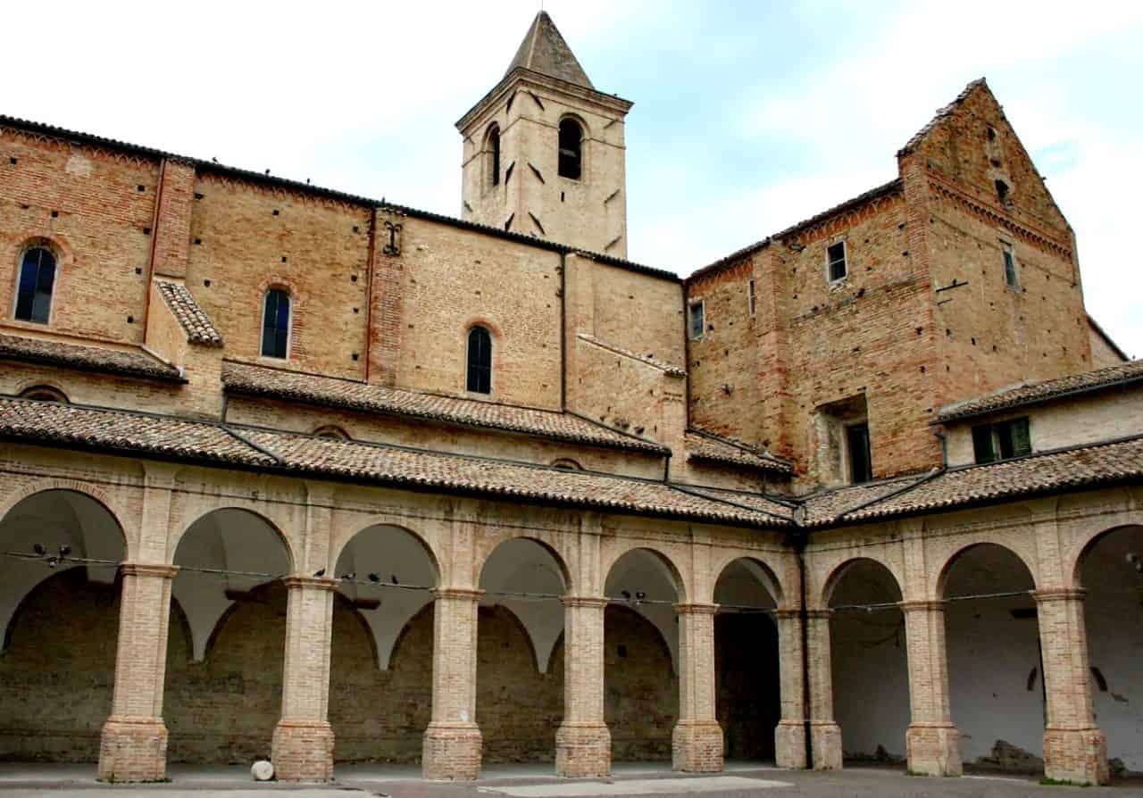 chiostro chiaravalle