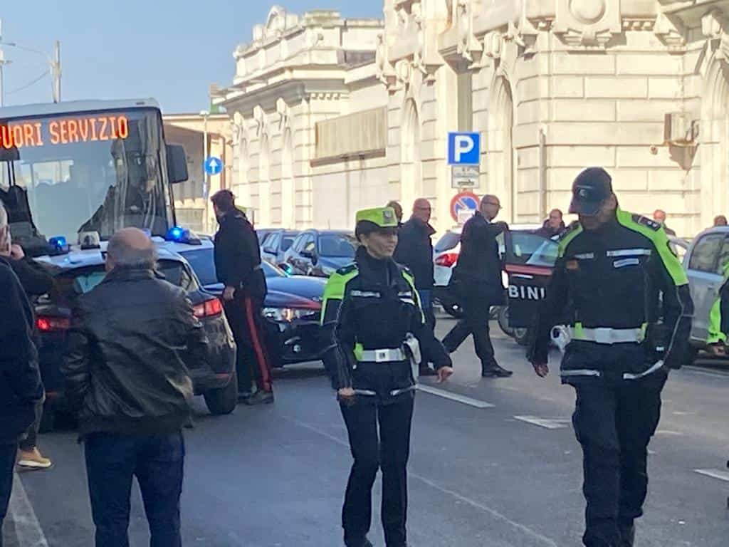 aggressione carabinieri falconara