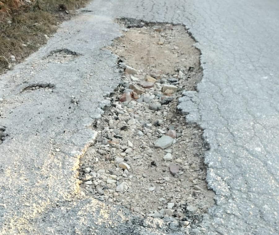 Strada comunale interessata dagli interventi finanziati per la sicurezza nei piccoli Comuni delle Marche