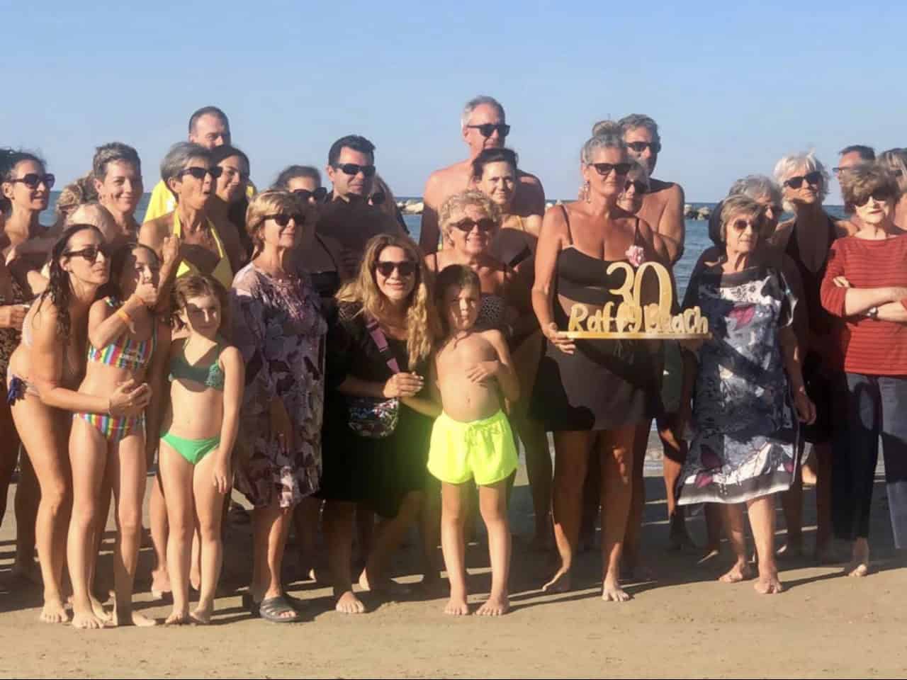 Falconara / Lo stabilimento Raffy Beach festeggia 30 anni sulla spiaggia falconarese