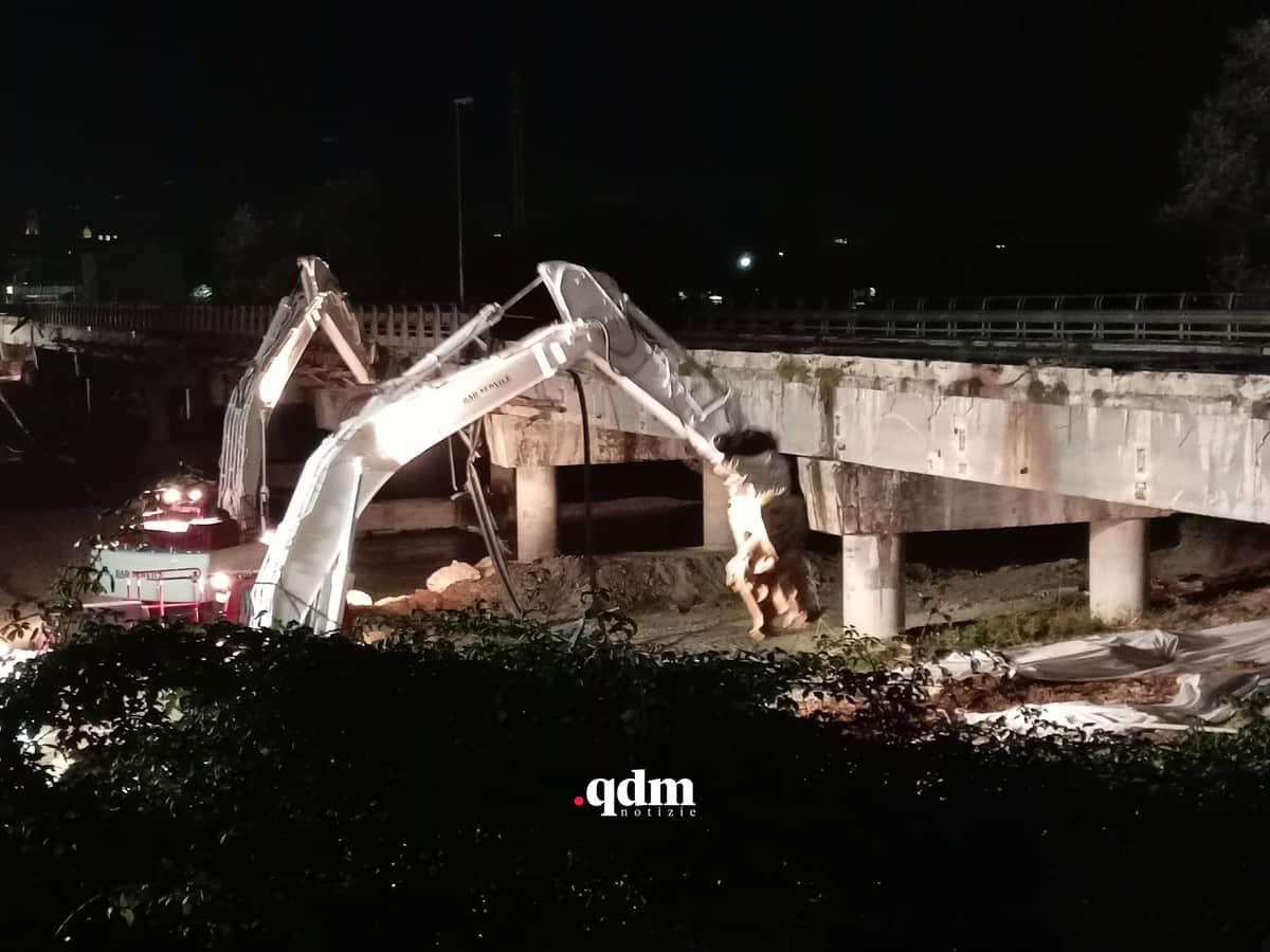 demolizione ponte san carlo