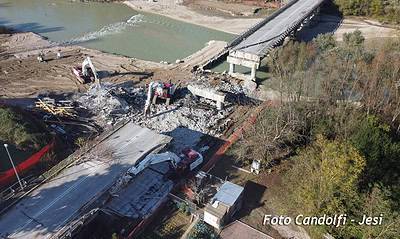 demolizione ponte san carlo
