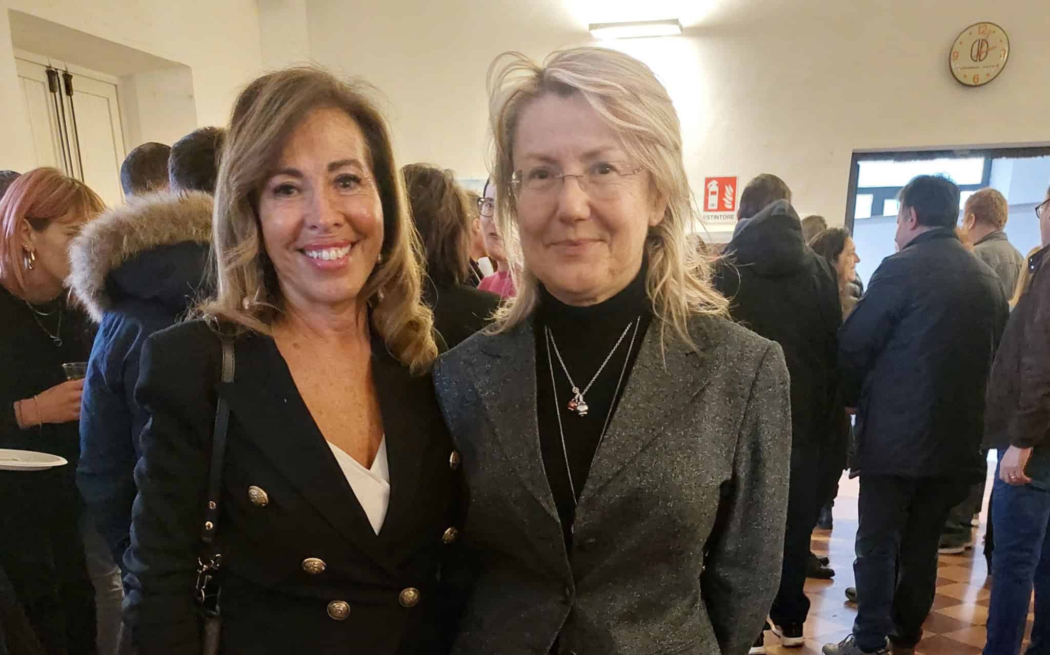 una festa e tanta commozione per il pensionamento della dirigente Daniela Del Fiasco