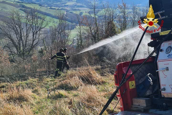 incendio Serra San Quirico Castellaro