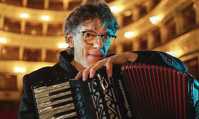 corinaldo: 101 strumenti musicali in una fisarmonica