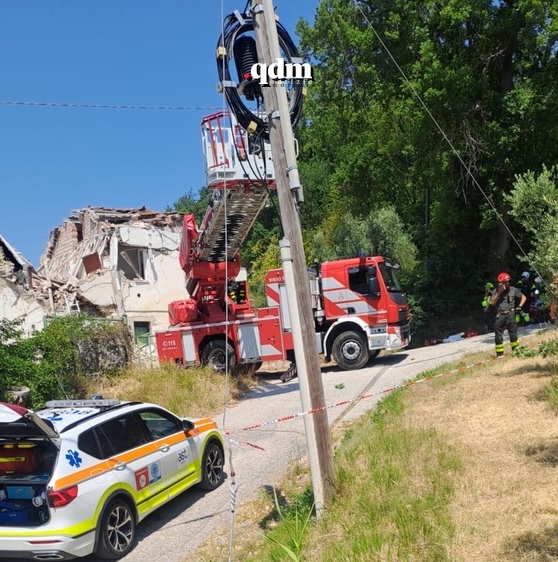 rosora esplosione casa colonica