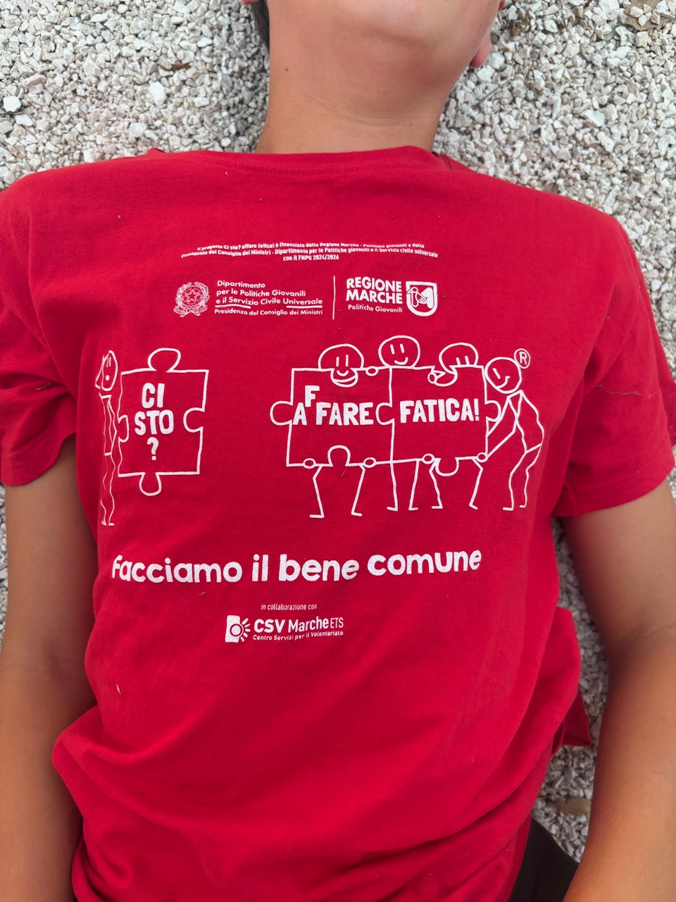 I dieci giovani e la tutor del progetto Ci Sto Affare Fatica 2026 a Belvedere Ostrense