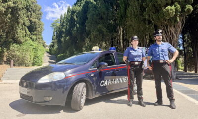 Carabinieri impegnati nell’operazione che ha portato all’arresto del 50enne evaso dai domiciliari a Castelfidardo