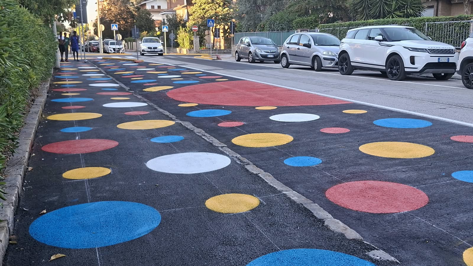 Strada scolastica in via Raffaello Sanzio davanti all’istituto Marconi Pieralisi di Jesi