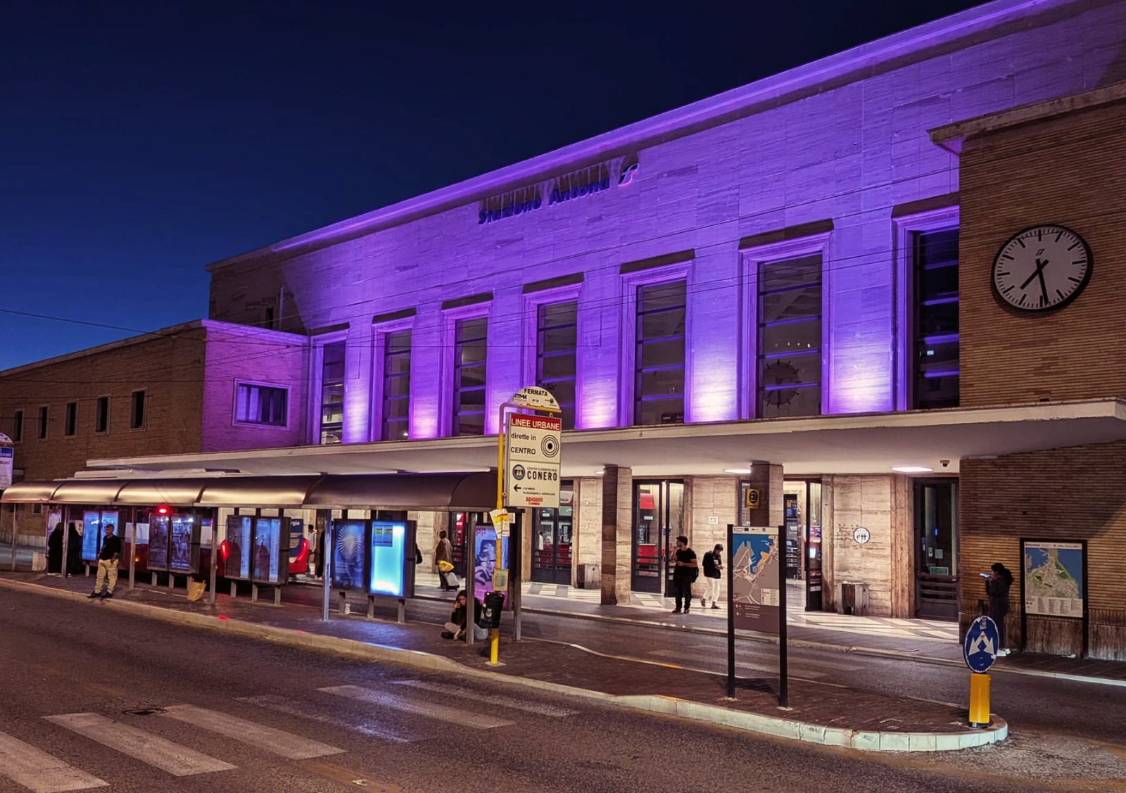 stazione ancona